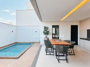 Casa Condomínio Spendido com Piscina